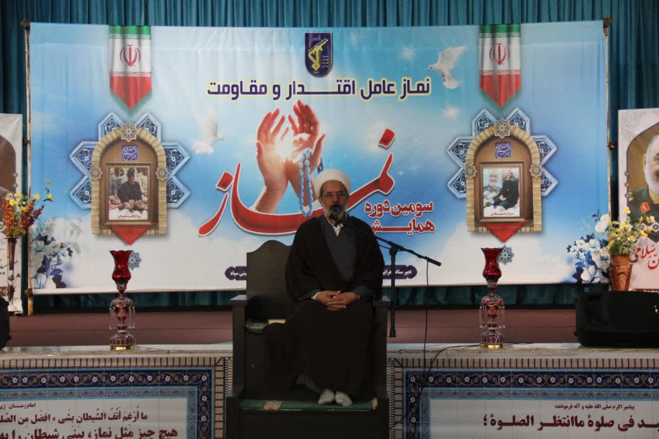 همایش نماز در گیلانغرب-1