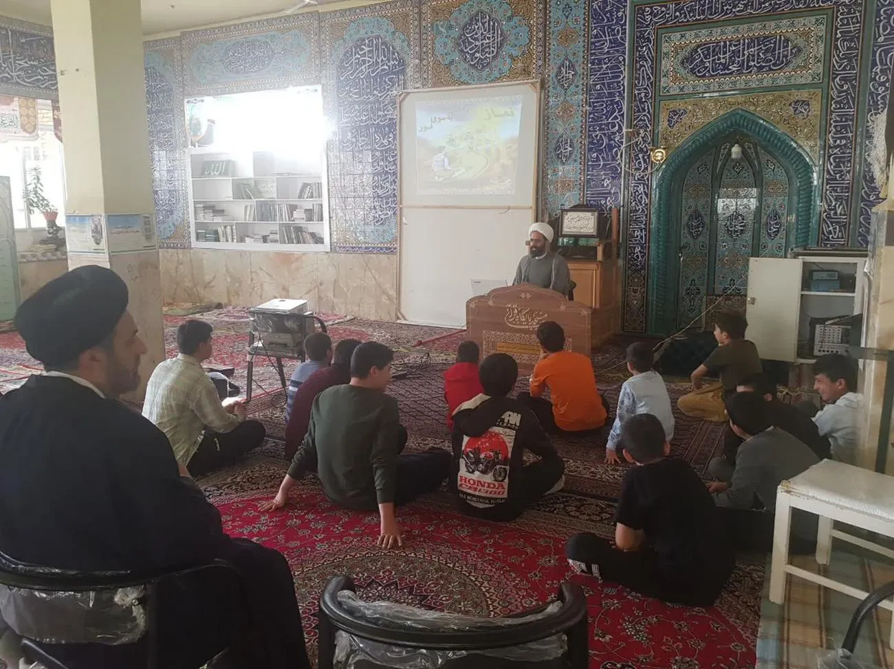 برگزاری نشستهای تخصصی نماز ویژه معتکفین چهارمحالوبختیاری