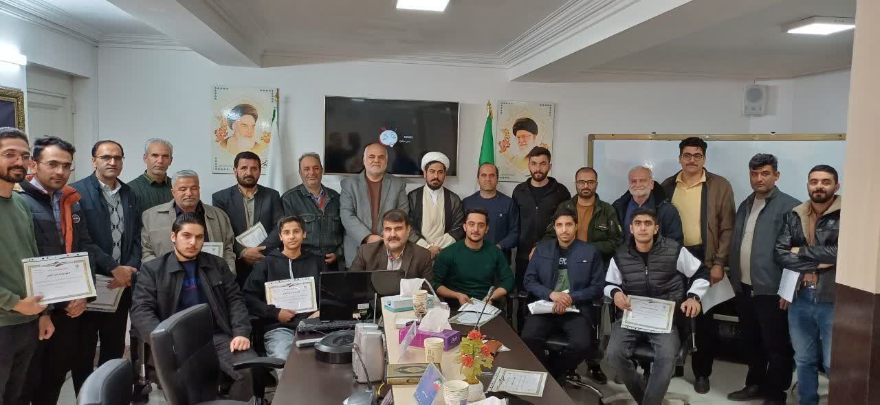 نشست تخصصی نماز ویژه گرو های موثر در شهرستان فردوس برگزار شد