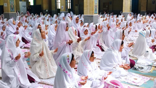 جشن تکلیف دانش آموزان دختر شهرستان کهگیلویه برگزار شد