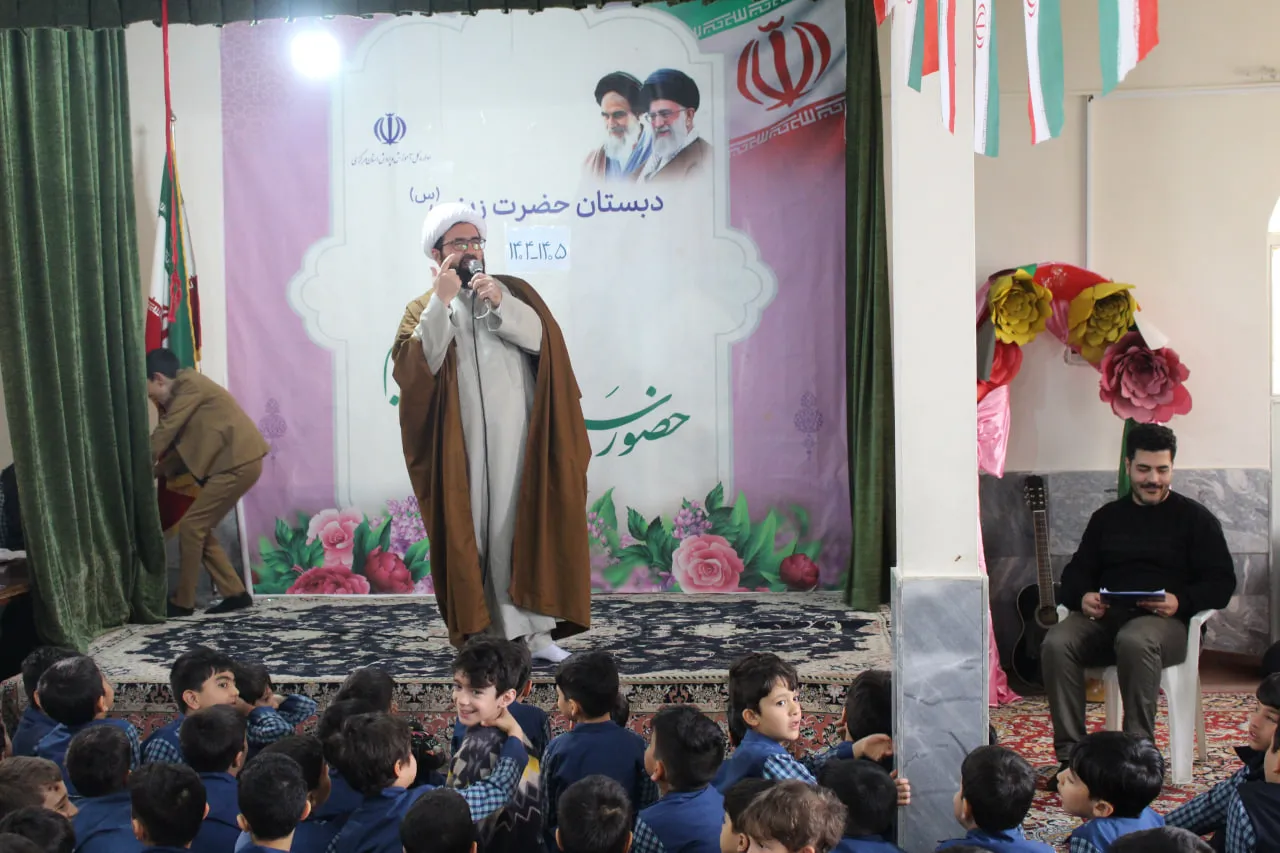 نشست آموزشی اهمیت اقامه نماز در دوران کودکی در شهرستان اراک