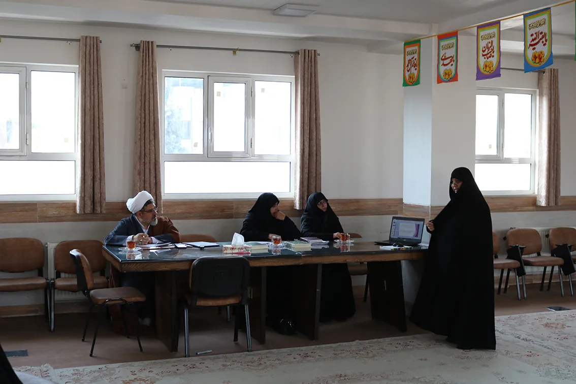 دوره تربیت مربی متخصص نماز با عنوان «سراج» استان اصفهان