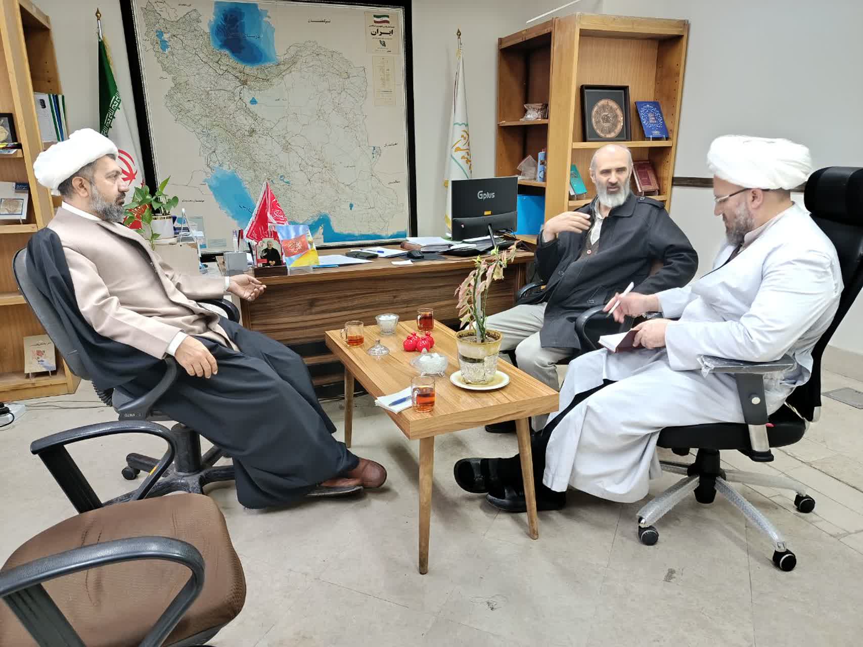 نشست هم اندیشی برپایی دوره های ترویج مهدویت به حضور مدیر ستاد اقامه نماز در سطح استان زنجان