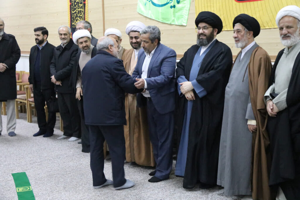 تأکید ستاد اقامه نماز کشور بر آسیب شناسی امر اقامه نماز در دیدار با نماینده ولی‌فقیه زنجان