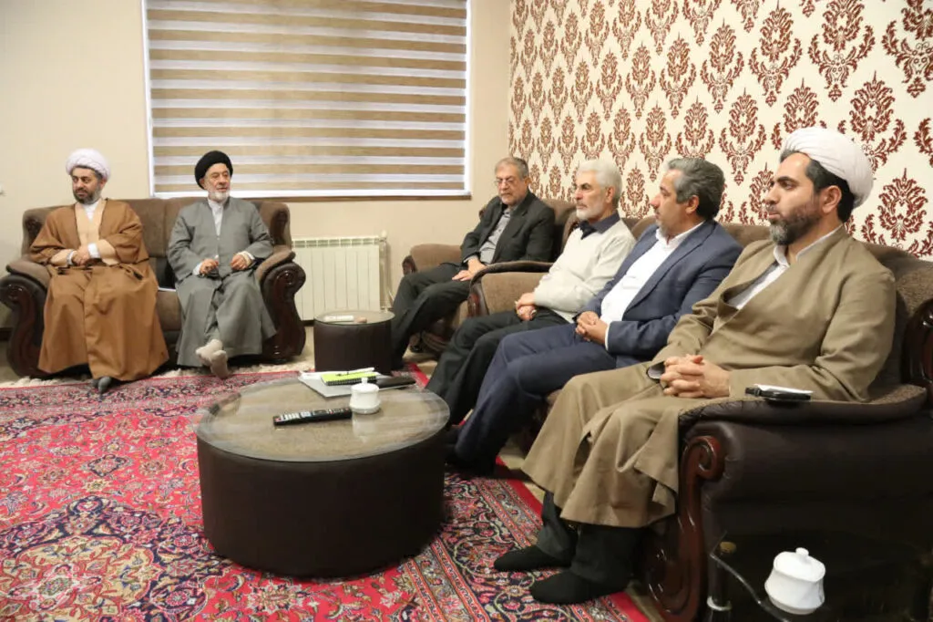 تأکید ستاد اقامه نماز کشور بر آسیب شناسی امر اقامه نماز در دیدار با نماینده ولی‌فقیه زنجان