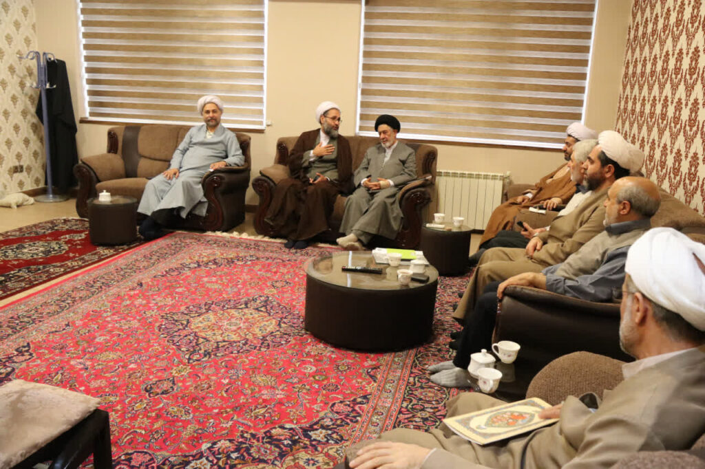 تأکید ستاد اقامه نماز کشور بر آسیب شناسی امر اقامه نماز در دیدار با نماینده ولیفقیه زنجان