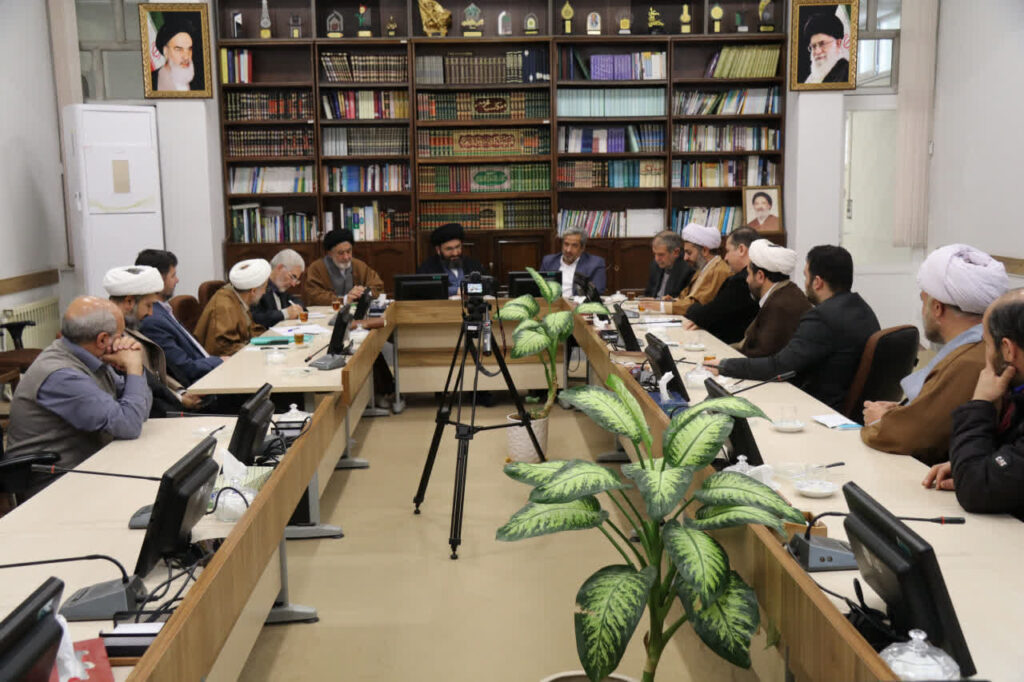 تأکید ستاد اقامه نماز کشور بر آسیب شناسی امر اقامه نماز در دیدار با نماینده ولی‌فقیه زنجان