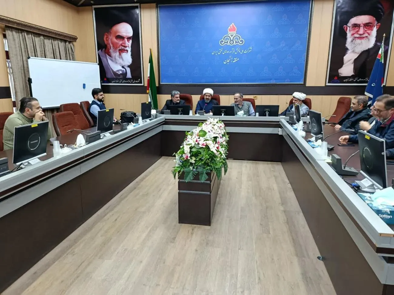 جلسه شورای اقامه نماز شرکت پخش فراورده های نفتی زنجان برگزار شد