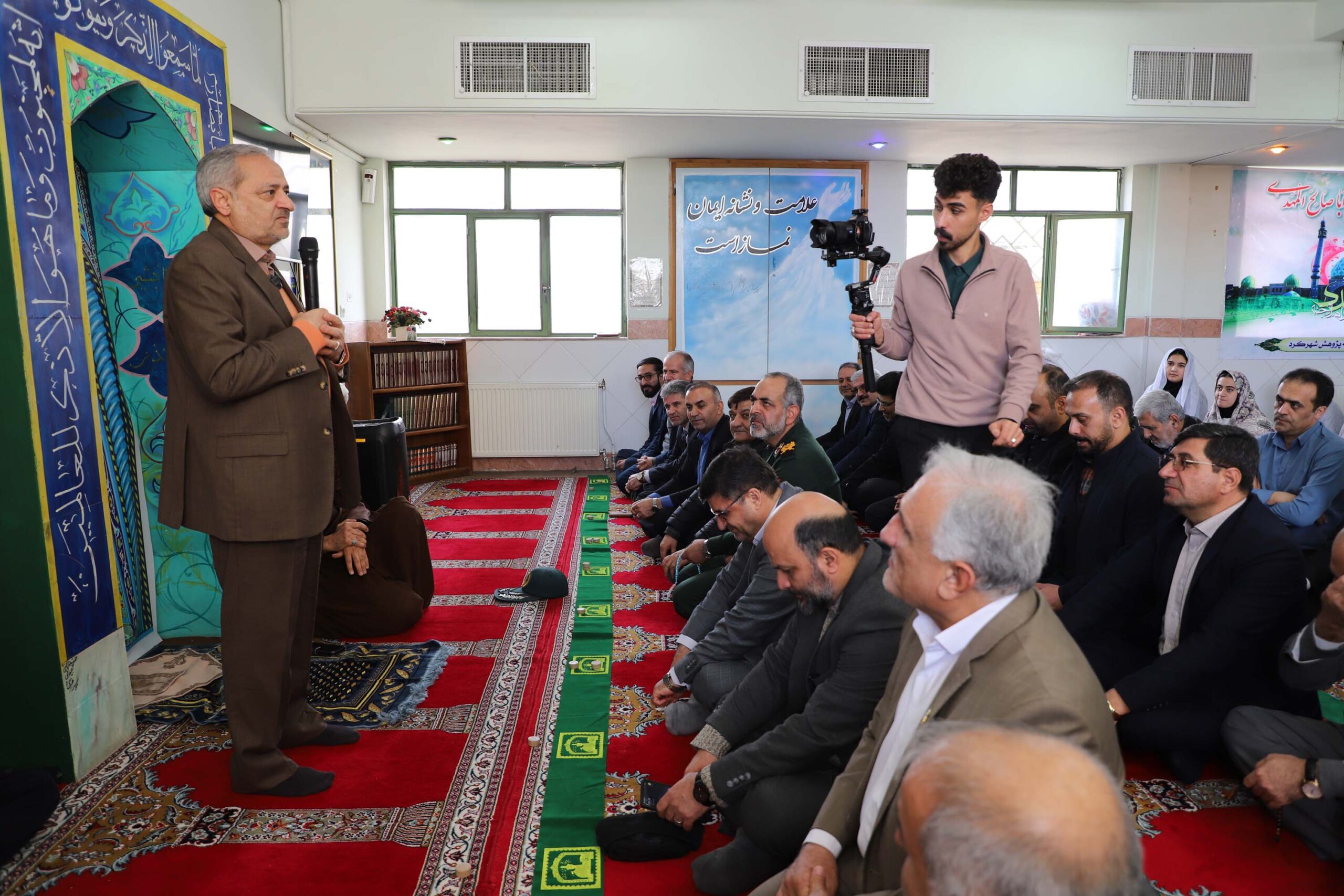 مراقبت از ایمان، نماز، حجاب و نحوه استفاده از وقت، امری ضروری است