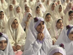 جشن تکلیف هزار نفری دانش آموزان زرین شهر شهرستان لنجان اصفهان