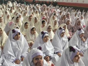 جشن تکلیف هزار نفری دانش آموزان زرین شهر شهرستان لنجان اصفهان