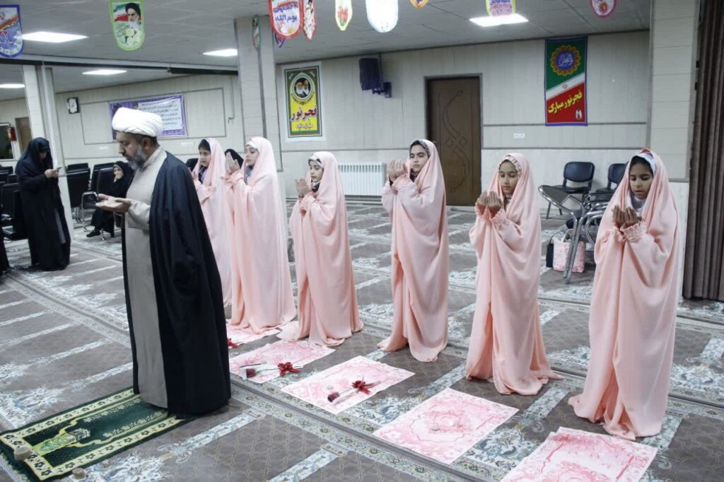 جشن تکلیف فرزندان کارکنان کمیته امداد امام خمینی(ره) استان زنجان برگزار شد