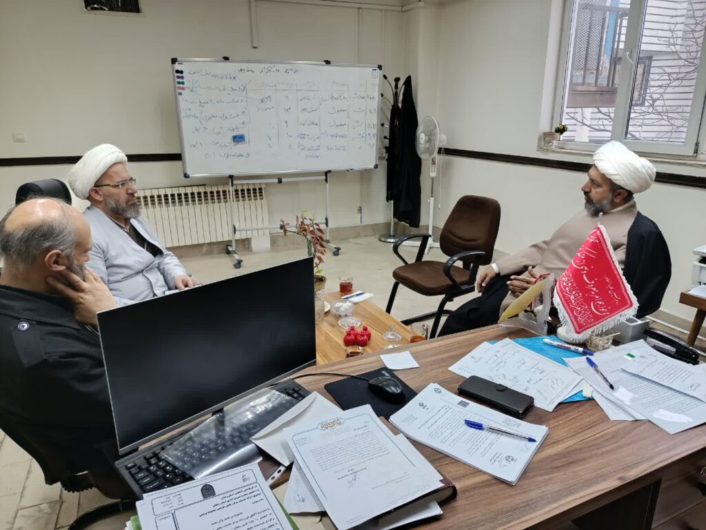  نشست هم اندیشی برپایی دوره های ترویج مهدویت به حضور مدیر ستاد اقامه نماز در سطح استان زنجان 