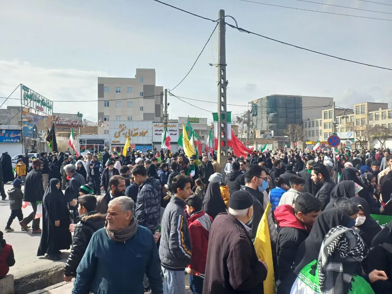 اقامه نماز ظهر 22 بهمن ماه در استان مرکزی