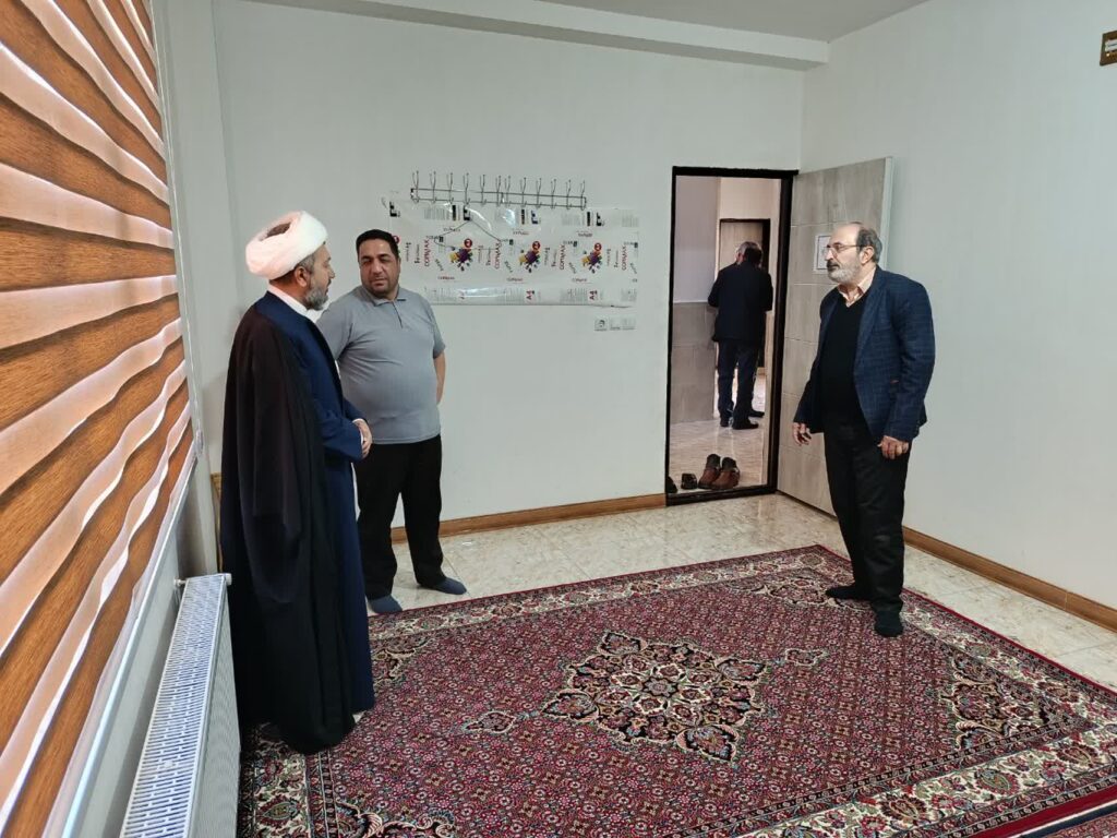 بازدید از نمازخانه شرکتهای امداد پخش زنجان و زرین دفتر