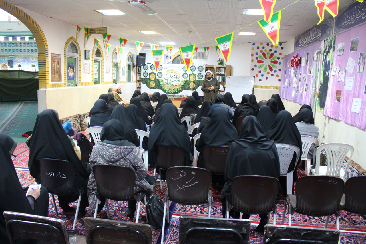 کارگاه آموزشی شیوه های دعوت به نماز ویژه بانوان در استان مرکزی