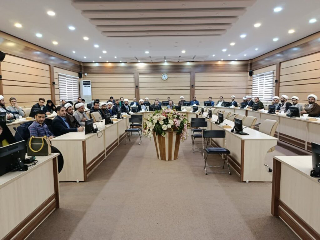 گردهمایی دبیران اقامه نماز و امامان جماعت دستگاه های اجرایی زنجان برگزار شد