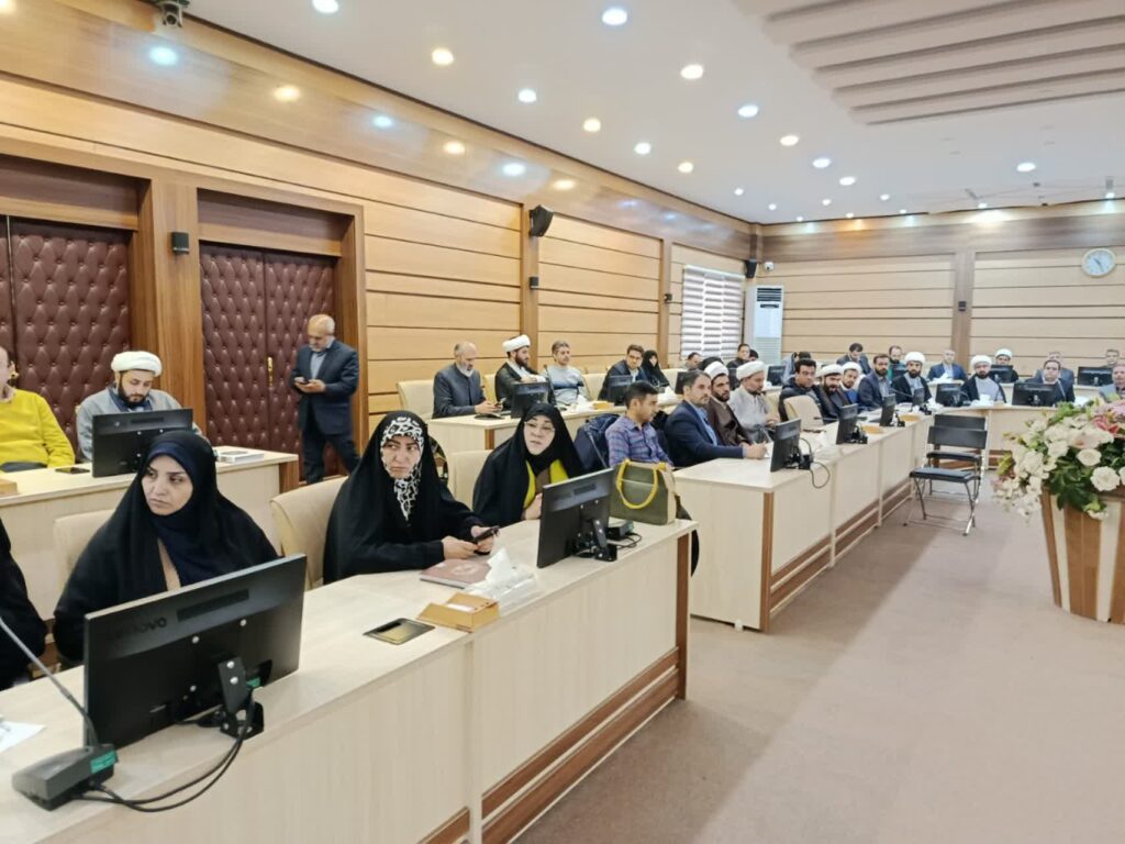 گردهمایی دبیران اقامه نماز و امامان جماعت دستگاه های اجرایی زنجان برگزار شد