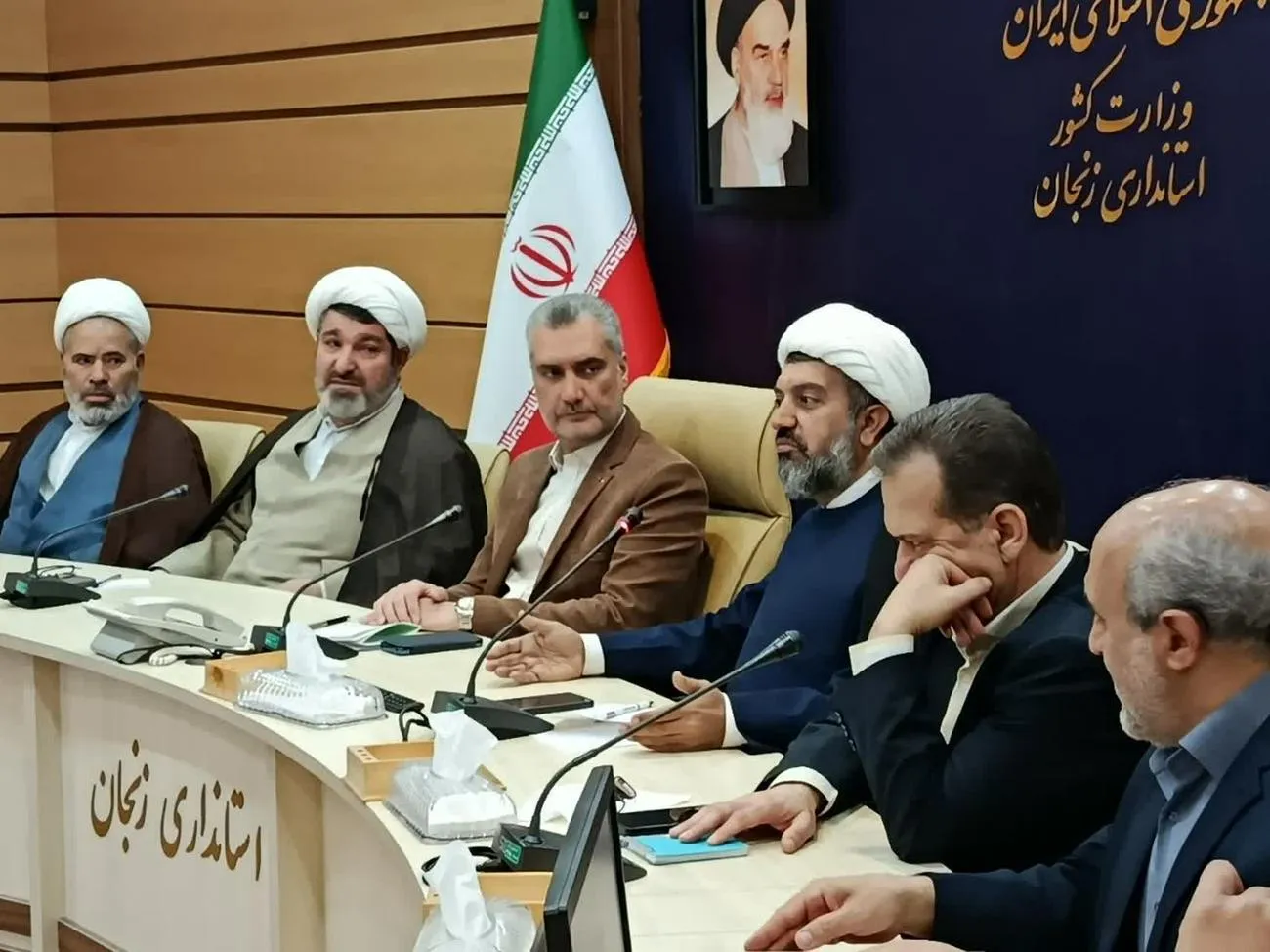 گردهمایی دبیران اقامه نماز و امامان جماعت دستگاه های اجرایی زنجان برگزار شد