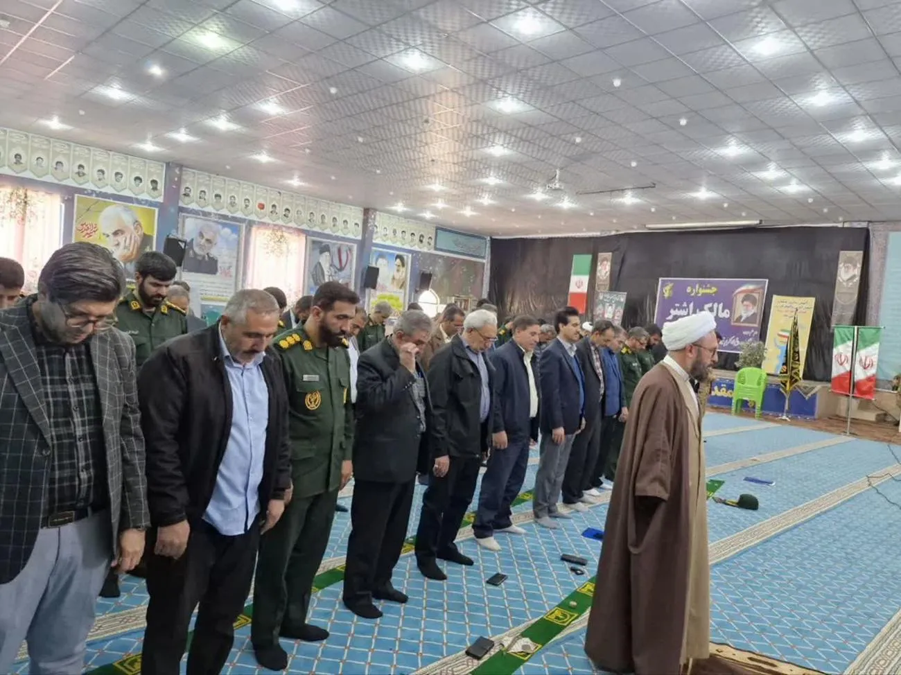 اقامه نماز وحدت بخش ادارات شهرستان بردسیر
