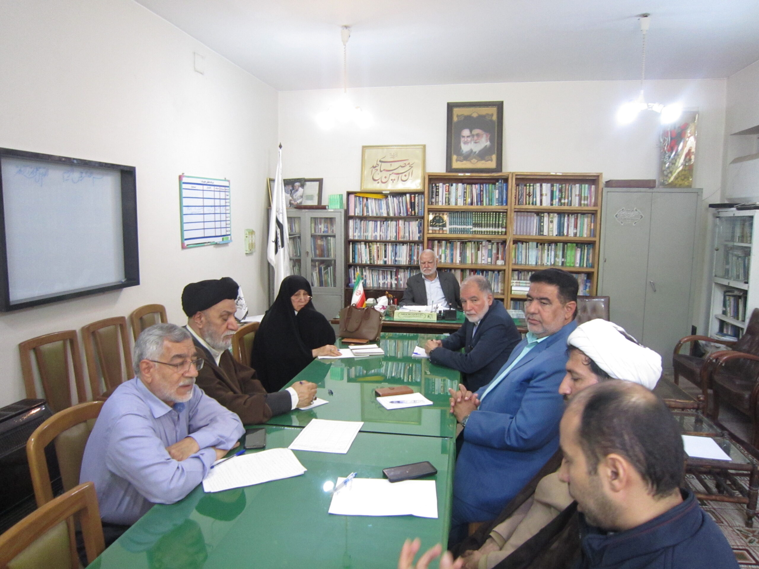 اولین کارگروه تبیین شیوه های جذب نسل نو به نماز برگزار شد