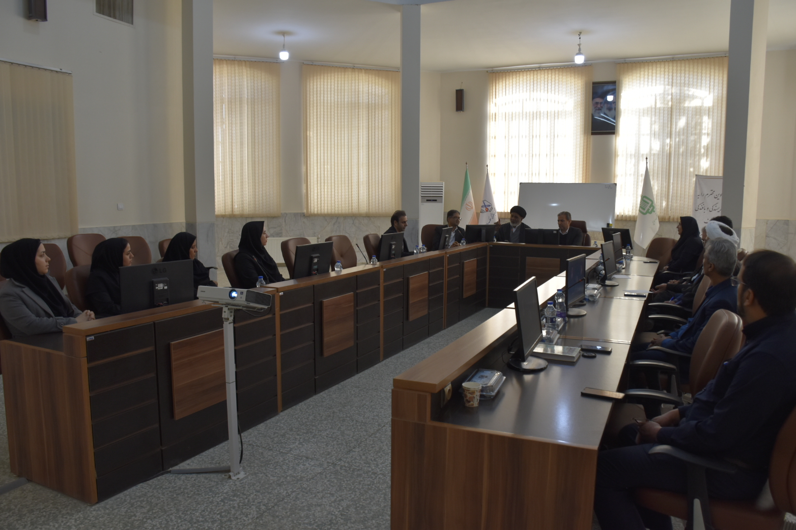 دوره آموزشی شیوه های فرهنگ سازی نماز در محیط کار ویژه مدیران کارخانجات و مراکز صنعتی استان یزد برگزار شد