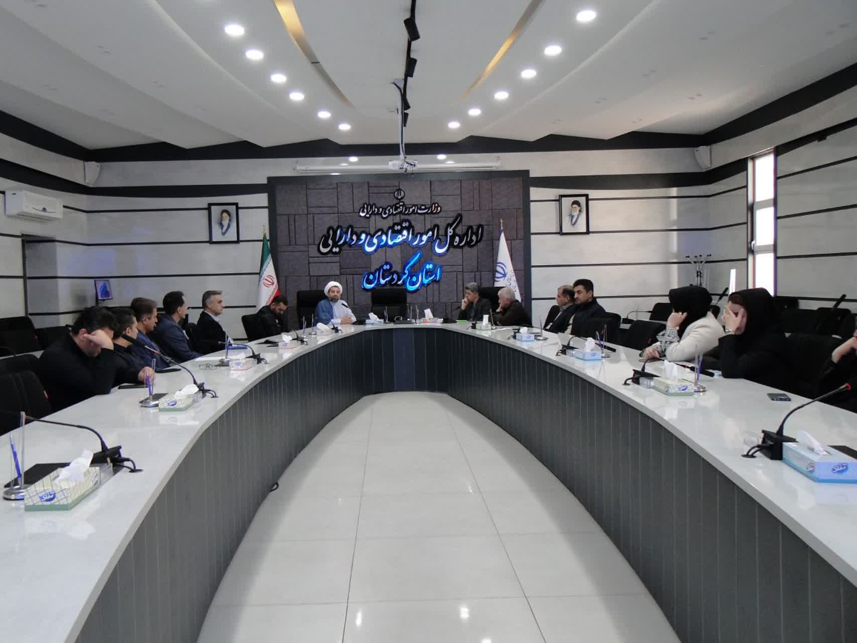 دوره آموزشی شیوههای دعوت به نماز در ادارهکل امور مالیاتی کردستان برگزار شد