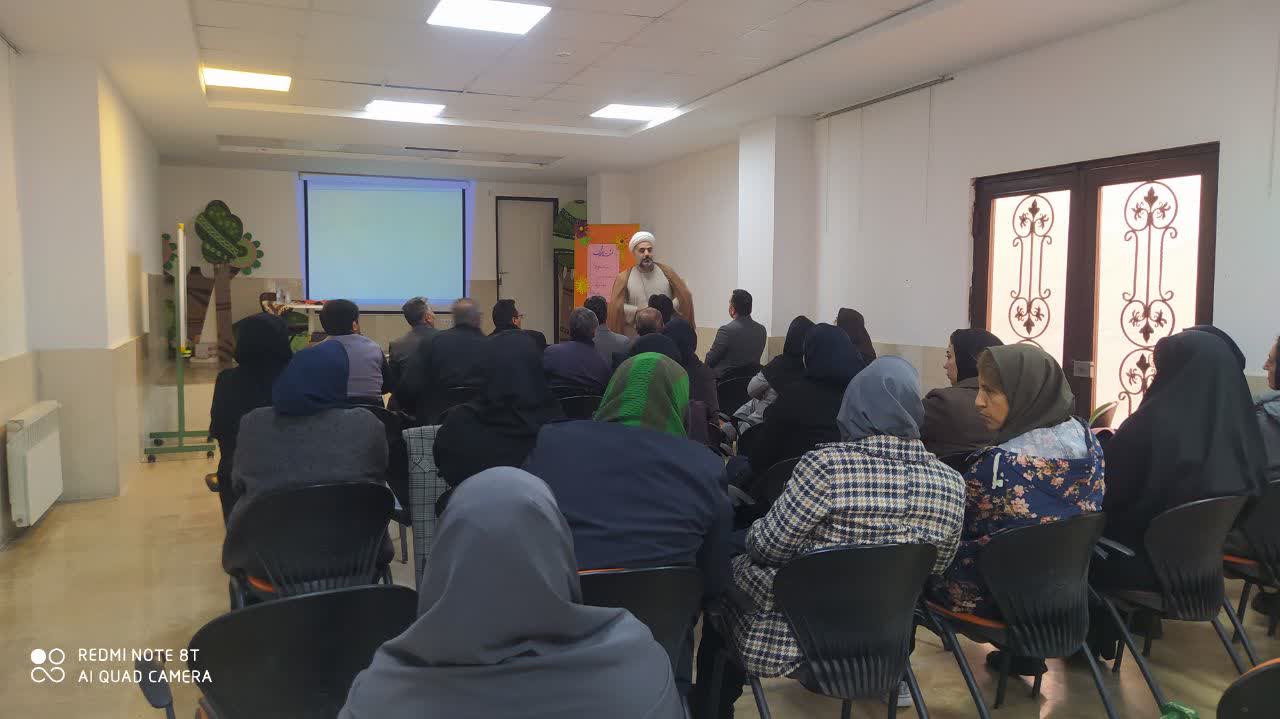 دوره آموزشی شیوه های دعوت به نماز در کانون پرورش فکری کودکان و نوجوانان استان البرز برگزار شد