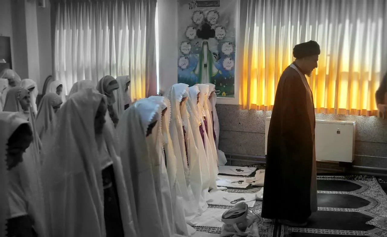 اجلاس نماز دانش آموزی ویژه ترویج فرهنگ نماز فریدن اصفهان