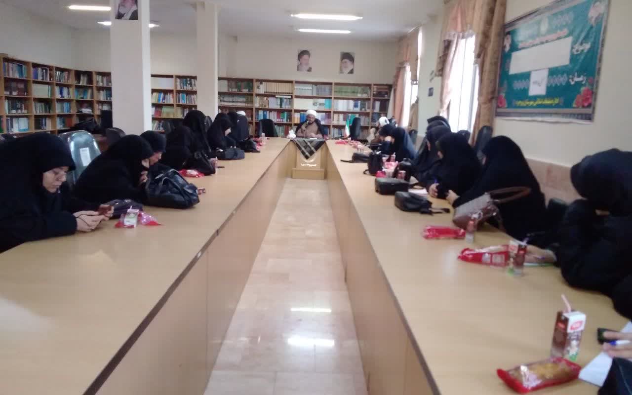 دوره آموزش شیوه‌های کارگاه دعوت به نماز ویژه طلاب طرح امین شهرستان بروجرد