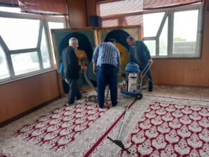 آیین غبارروبی نمازخانه ادارات و دانشگاه های قم برگزار شد