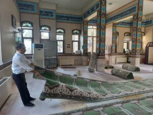 آیین غبارروبی نمازخانه ادارات و دانشگاه های قم برگزار شد