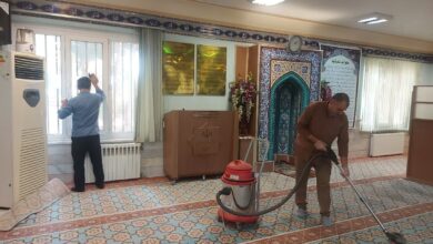 آیین غبارروبی نمازخانه ادارات و دانشگاه های قم برگزار شد