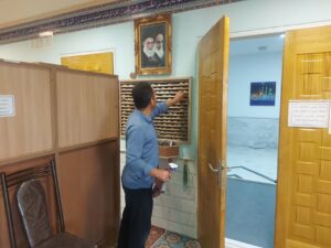 آیین غبارروبی نمازخانه ادارات و دانشگاه های قم برگزار شد