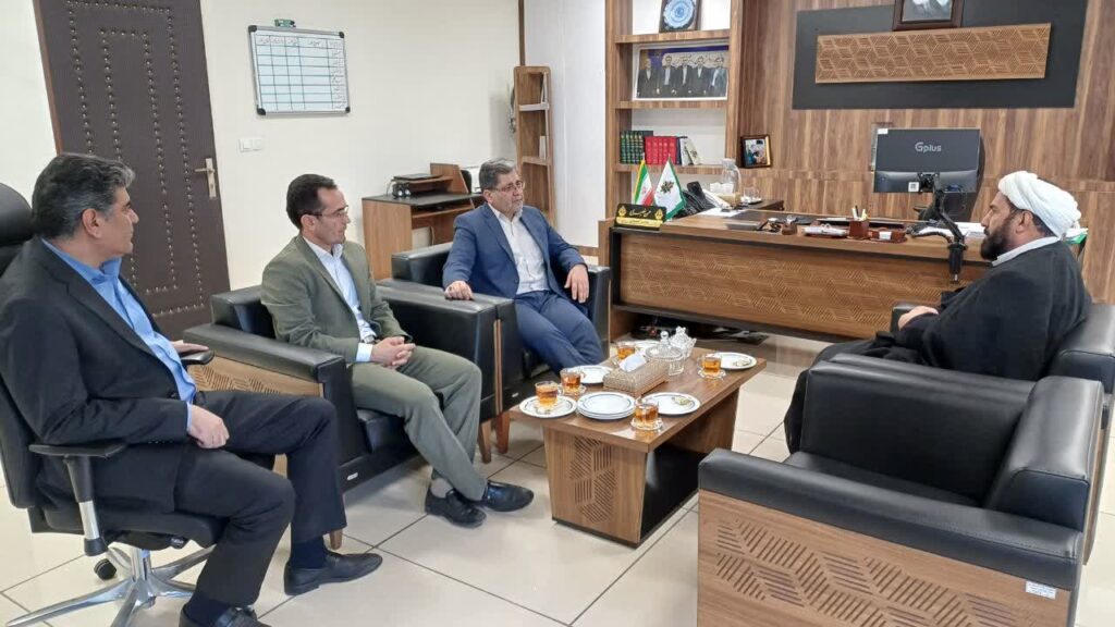 مدیر ستاد اقامه نماز استان با مدیر شعب بانک کشاورزی چهارمحال و بختیاری دیدار کرد