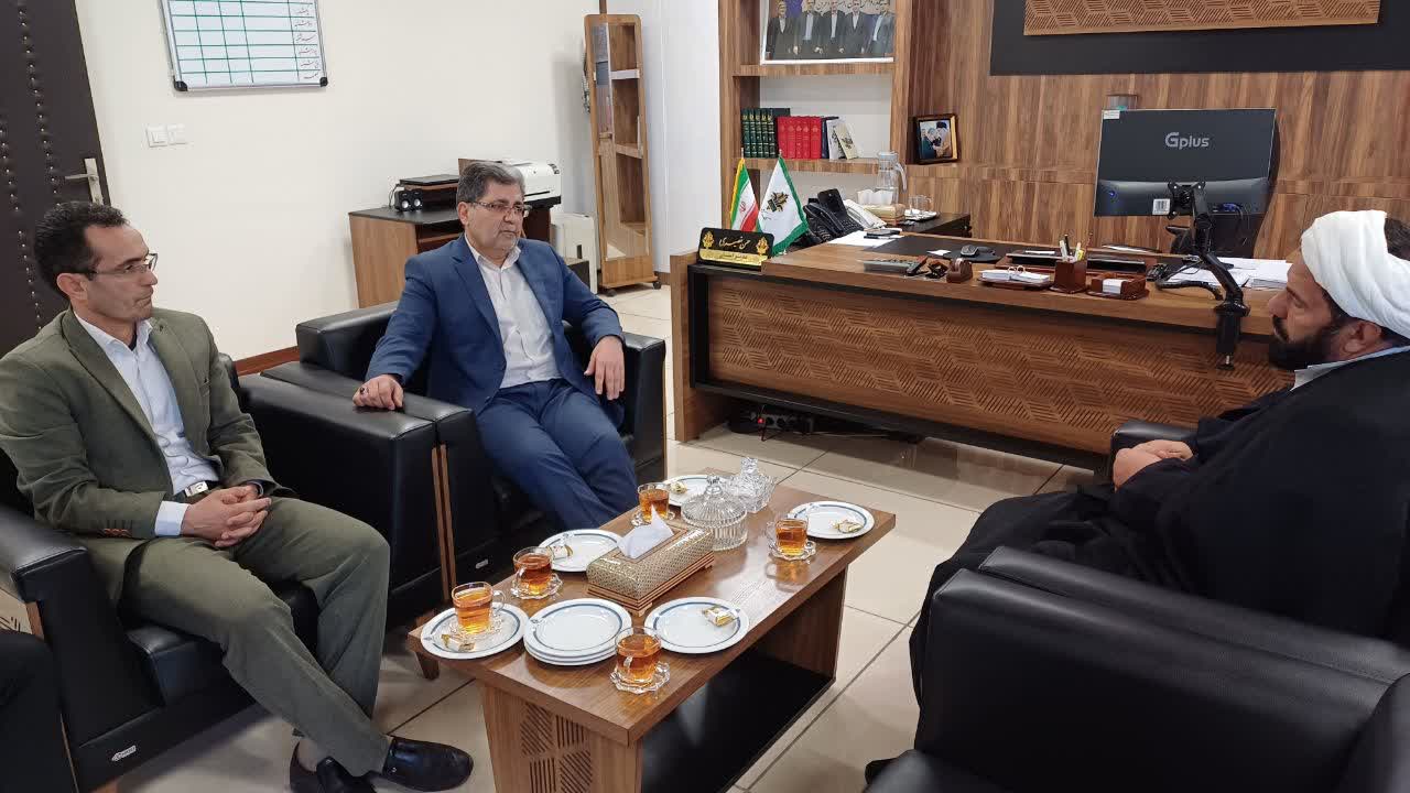 مدیر ستاد اقامه نماز استان با مدیر شعب بانک کشاورزی چهارمحال و بختیاری دیدار کرد