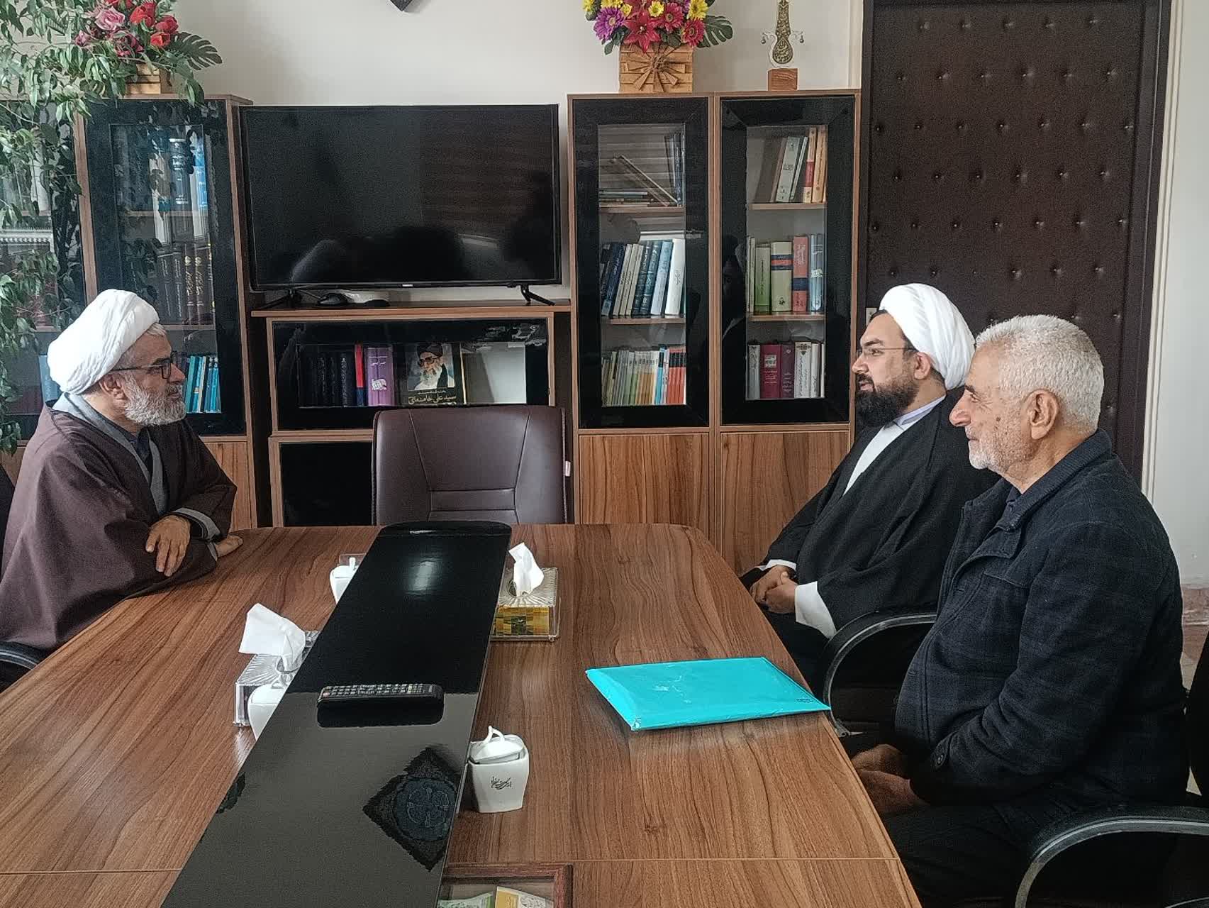 دیدار مدیر ستاد اقامه نماز استان سمنان با بازرس کل استان برگزار شد