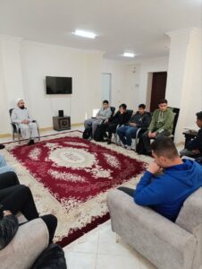 دیدار دانش‌آموزان دبیرستان‌های شهرستان سمنان با مدیر ستاد اقامه نماز استان برگزار شد