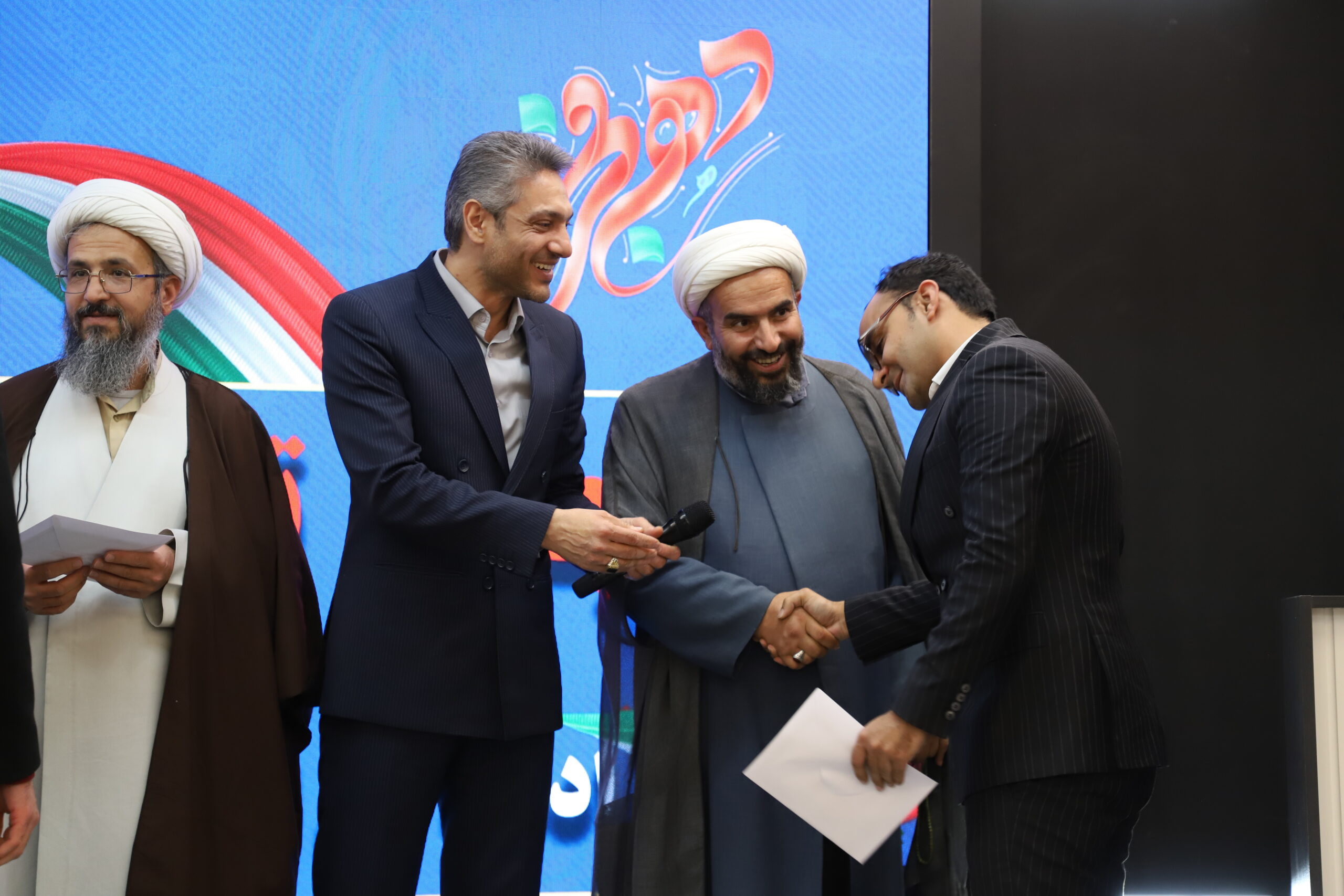 از فعالین نماز اداره کل اقتصاد و دارایی خراسان جنوبی تجلیل شد