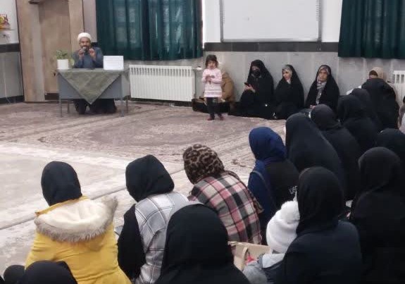 کار گاه توانمند سازی اولیاء دانش آموزان در زمینه شیو های فرهنگ سازی به نماز در خانواده در مناطق کم برخوردار شهر بیرجند برگزار شد