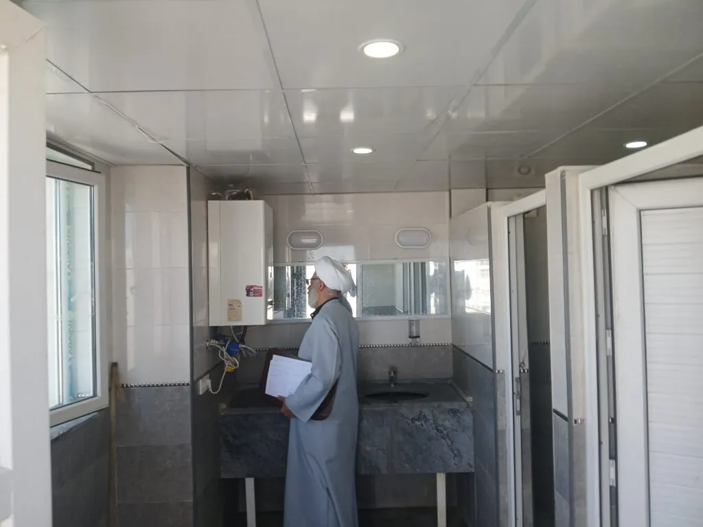 نمازخانه بین راهی