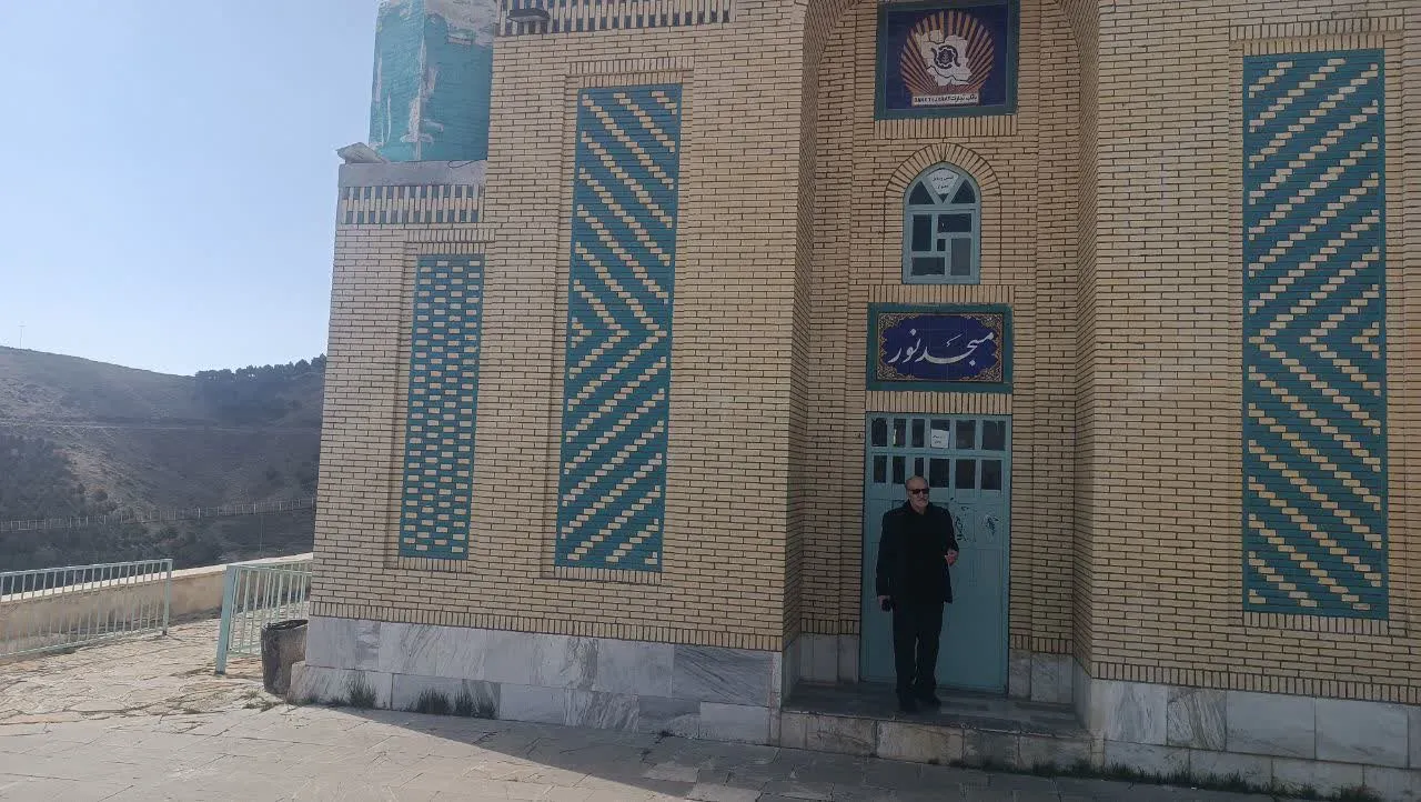 مدیر ستاد اقامه نماز استان کردستان از نمازخانه و سرویس‌های بهداشتی سنندج بازدید کرد