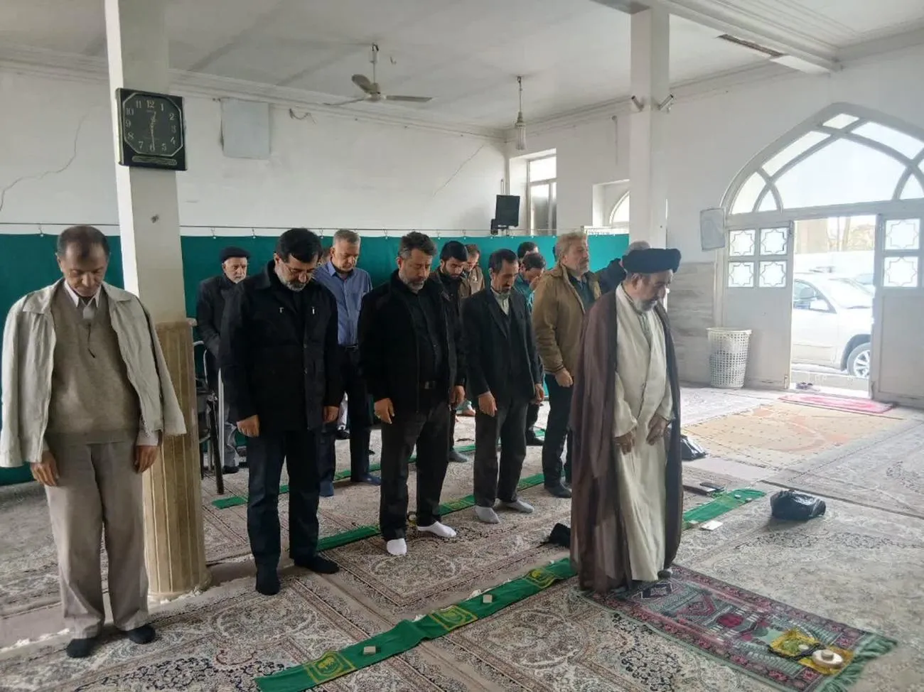 حضور مهندس بهنامجو استاندار قم در مسجد دخانچی در مرکز شهر قم