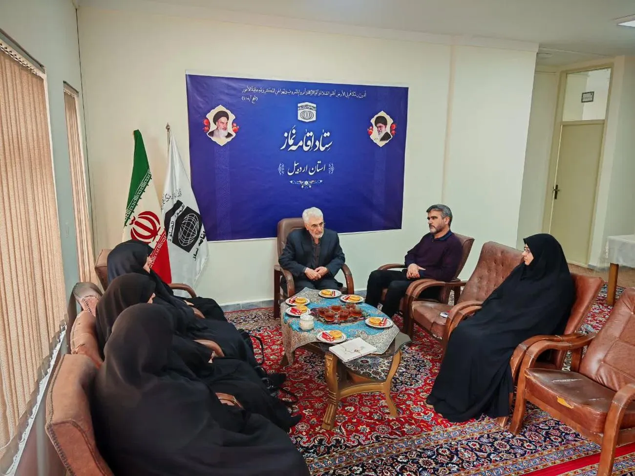 نشست هیئت اندیشه ورز بانوان اردبیل