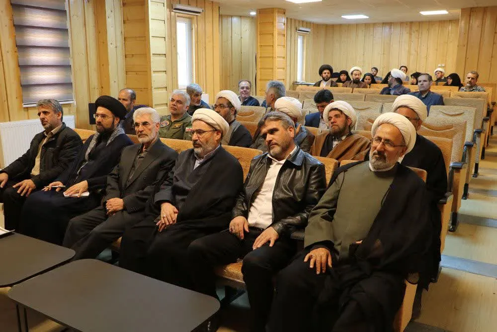 تجلیل از فعالان نماز علوم پزشکی اردبیل