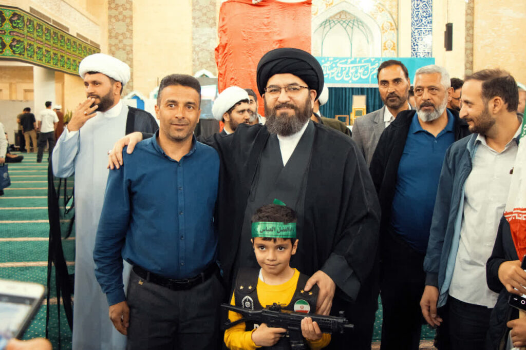 اقامه پسرانه‌ترین نماز جمعه سال در زنجان
