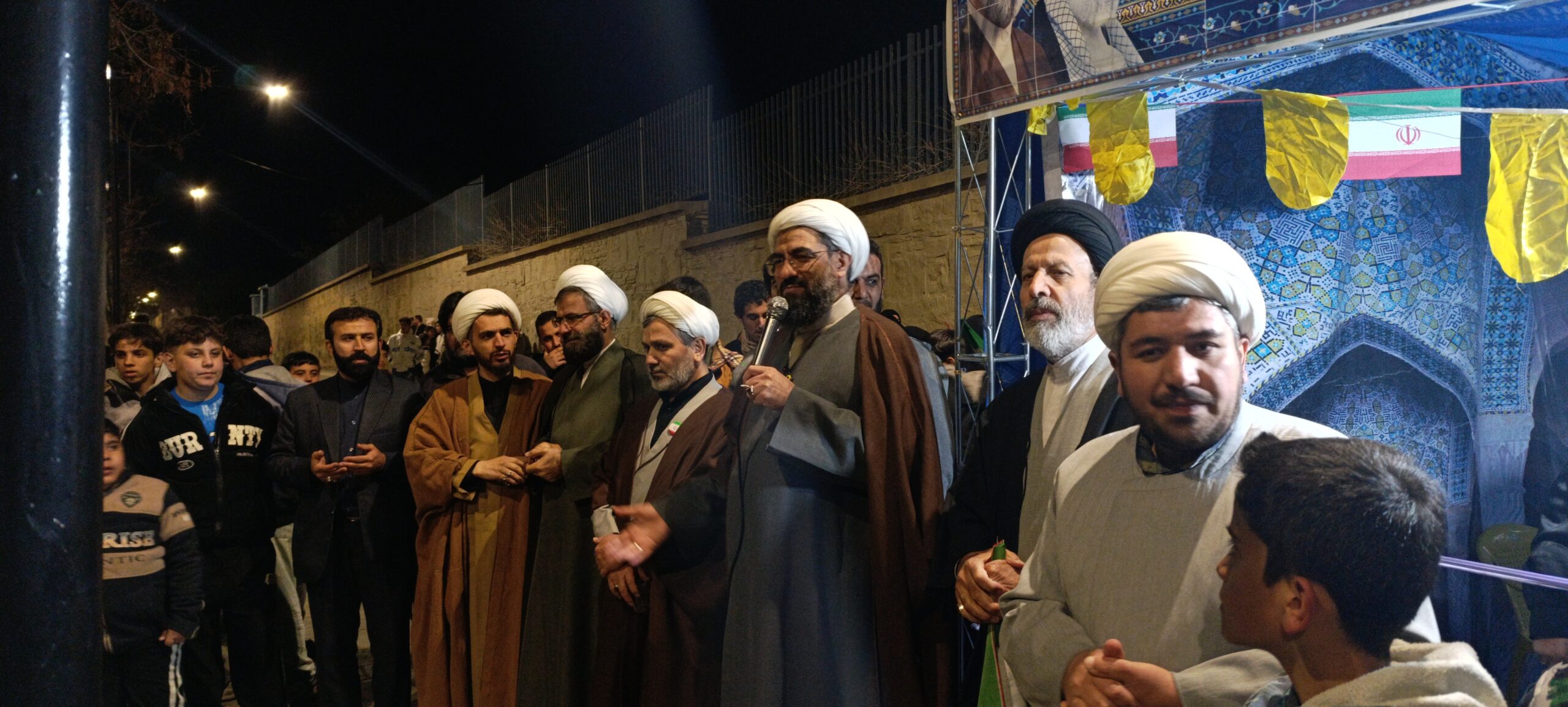 برپایی موکب «هیات نماز یاوران منتظر» در شهر همدان در ایام موسوم به جهاد ملت ایران