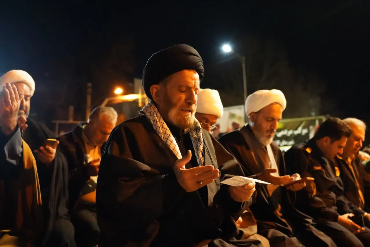 اقامه نماز استغاثه به امام زمان (عج) در خرمآباد به امامت حجت الاسلام شاهرخی