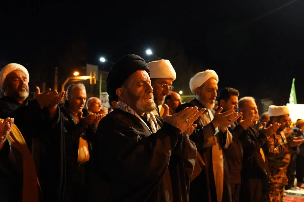 اقامه نماز استغاثه به امام زمان (عج) در خرمآباد به امامت حجت الاسلام شاهرخی