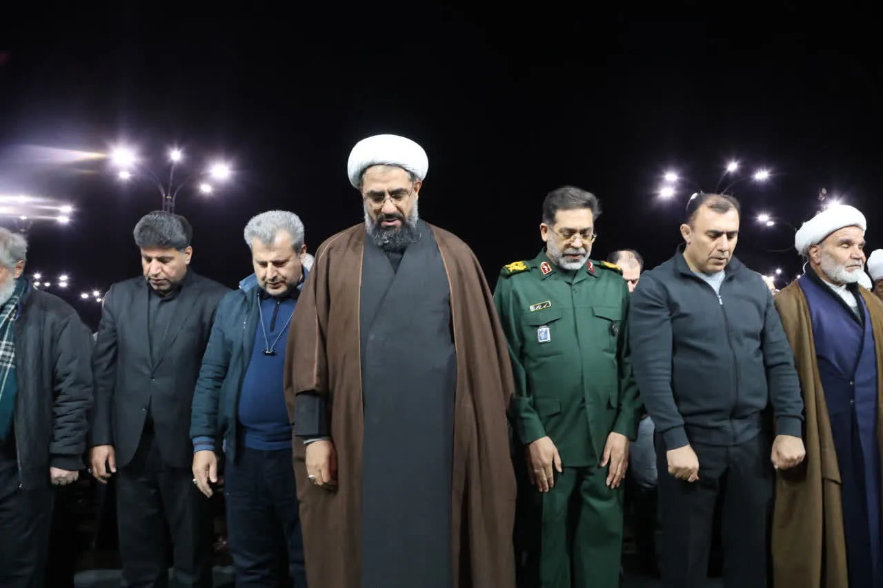 اقامه نماز استغاثه در استان همدان